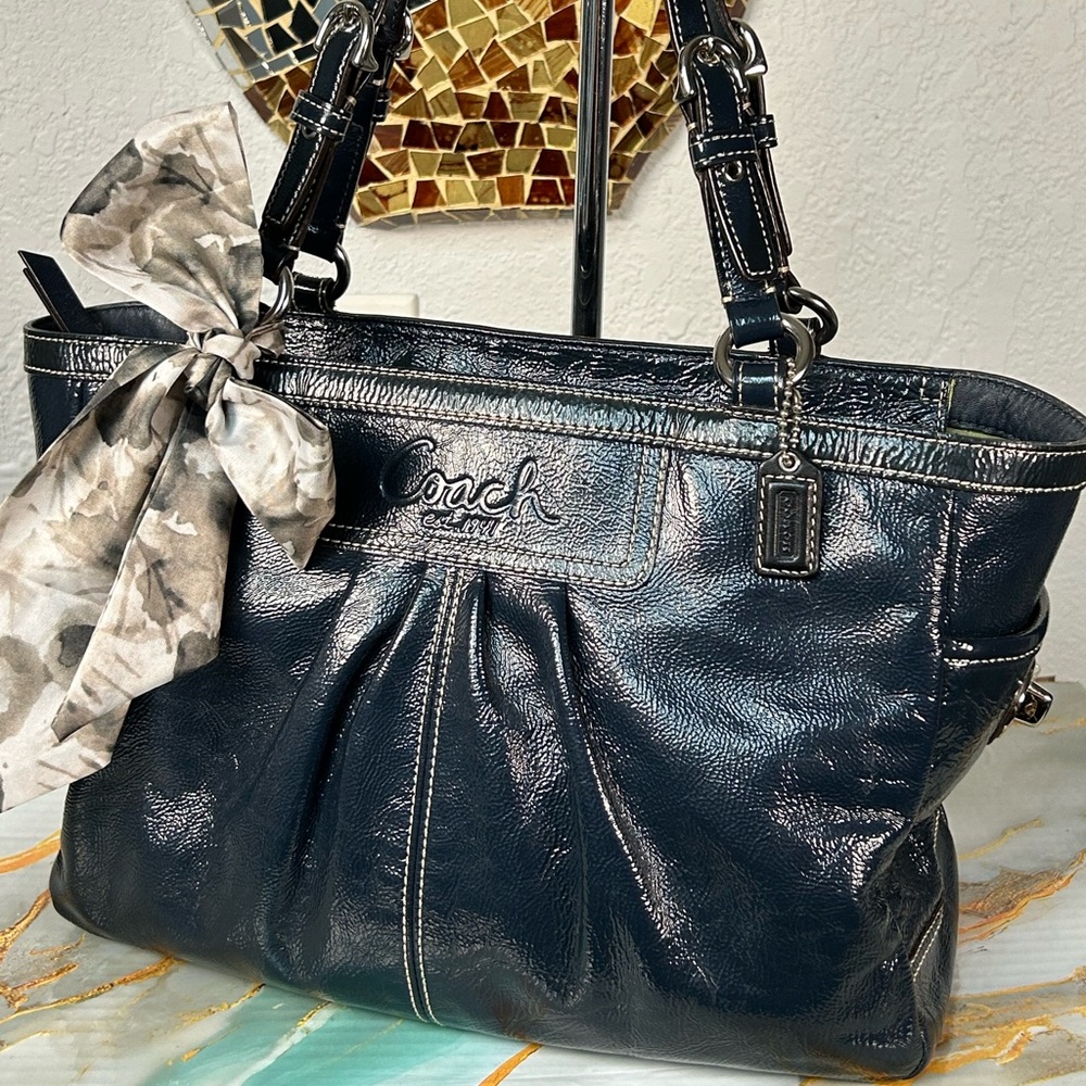 COACH 2009 Gallery Navy Blue Patent Leather Shoulder Bag 💙 - Picture 4 of 17